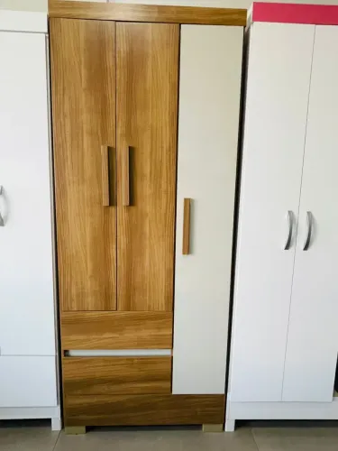 Roupeiro 3 portas novo peça unica 499
