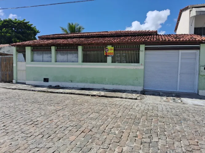 Casa ampla na praça São Boaventura, Canavieiras-BA