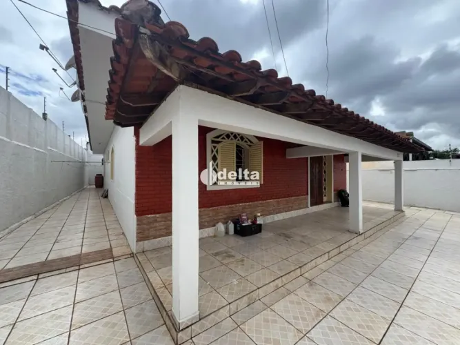 Casa residencial com 3 quartos sendo 1 suíte disponível para venda no bairro Presidente Ro