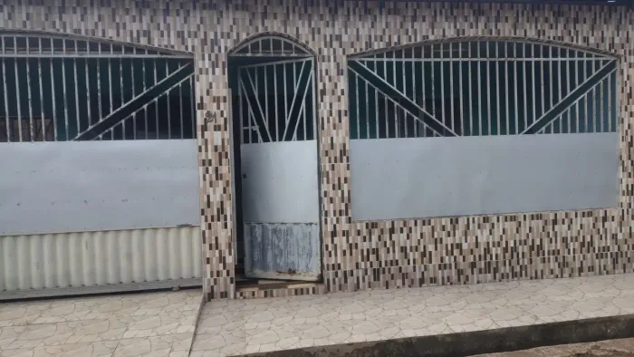 2 casas a venda 