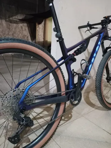 caloi full carbono zerada