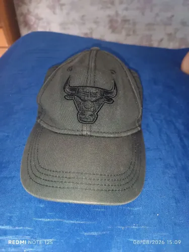 Boné da NBA Original preto bem conservado preço justo.