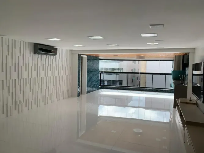 Apto Locação Alto Padrão 03 Suítes 01Master DCE Varanda Móveis Planejados Perto da Praia J