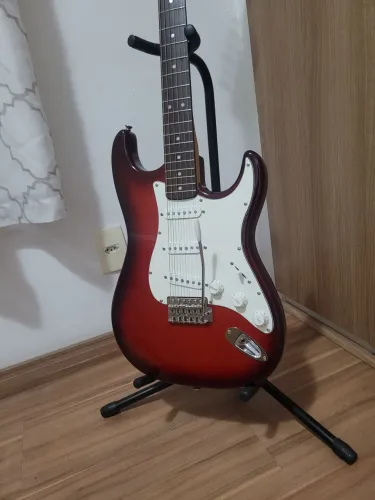 Guitarra Squier by Fender
