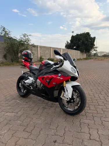 BMW S 1000 RR - VERMELHA