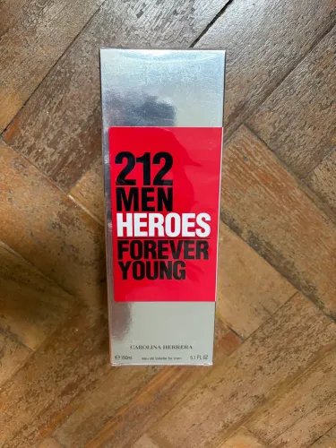 Perfume 212 Heroes Forever Young - Carolina Herrera