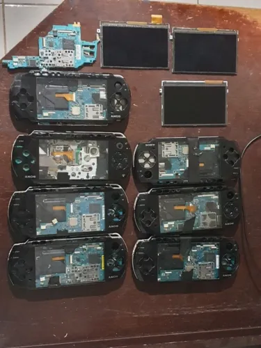 Vendo Lote de peças de PSP - Confira