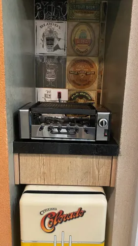 Churrasqueira elétrica inox de bancada com espetos - ótima para área gourmet