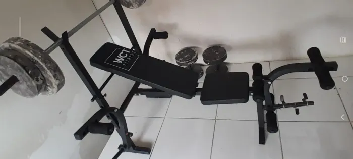 Vendo banco acasimix executivo.o mesmo faz vários exercícios.