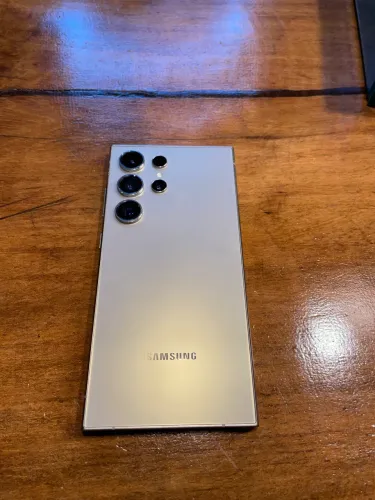 Samsung S24 Ultra - tela trincada