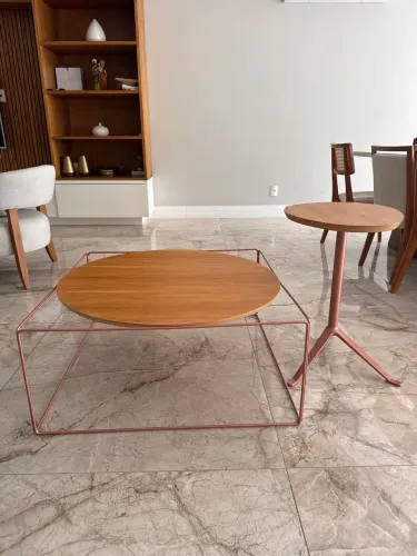 MESA DE CENTRO + MESA LATERAL (BRINDE)