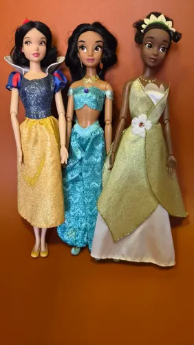 3 princesas disney store 2013