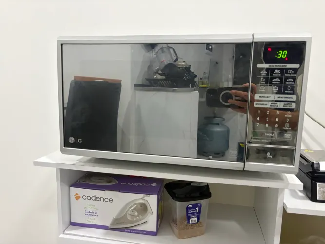 VENDO MICRO-ONDAS LG 30L COM DEFEITO