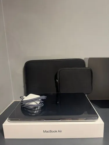 MacBook Air M2 16GB 256GB Azul Midnight ? Bateria 100%, Impecável