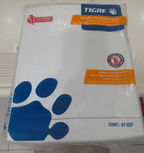 Quadro de distribuição 12/16 disjuntores tigre