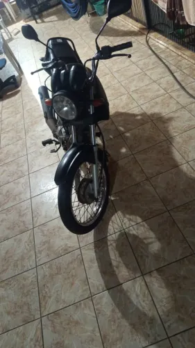Vende se uma moto Yamaha muito conservada ótimo estado de conservação f.