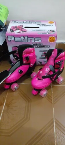 Patins com Led  4 rodas NOVO