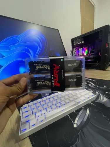 Kit Memória RAM Kingston DDR4 (2x8GB) 3200MHz - Nova / Lacrada