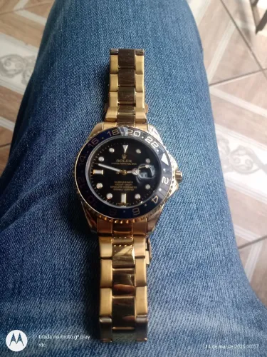 Vendo um Rolex de ouro amarelo novo 