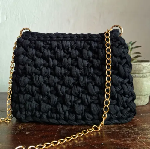 Bolsa de crochê fio de malha