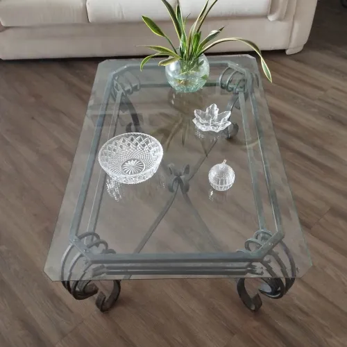 Mesa De Centro Em Ferro Trabalhado E Tampo De Vidro - Ótimo Estado