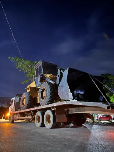 Aluguel de máquinas, trator, retroescavadeira, pá carregadeira