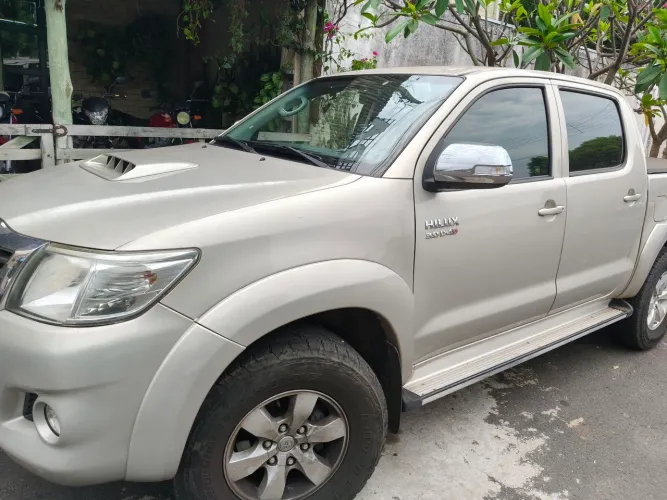 Toyota Hilux CD SRV D4-d 4X4 3.0 TDI Diesel AUT 2013