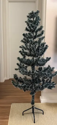Árvore de Natal de 1,30 altura acompanha itens Natal