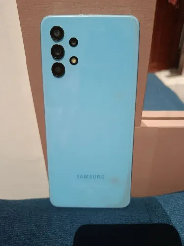 Vendo celular A32 em perfeitas condições de uso, nunca deu problema nem um