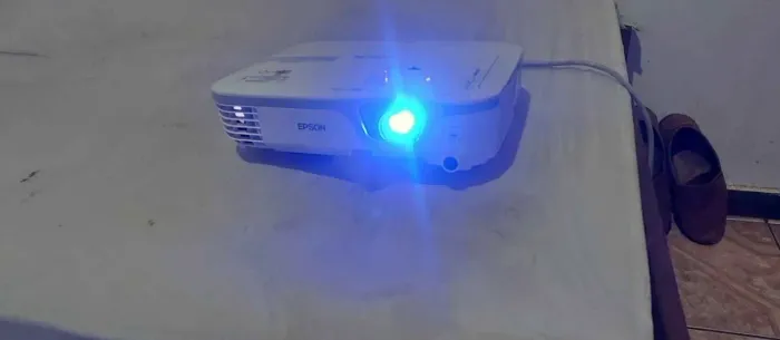 Projetor Epson PowerLite X12 !