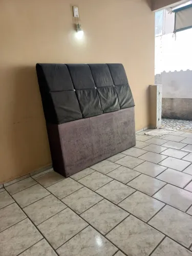 Cabeceira com baú 