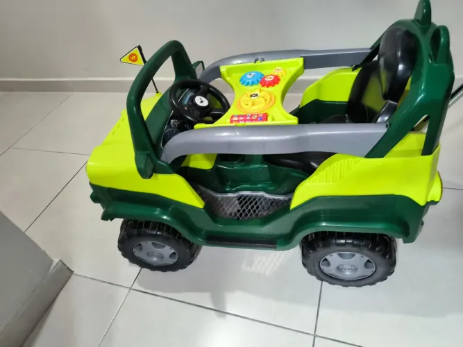 Carrinho de Passeio Infantil Calesita c/ Pedal - Verde