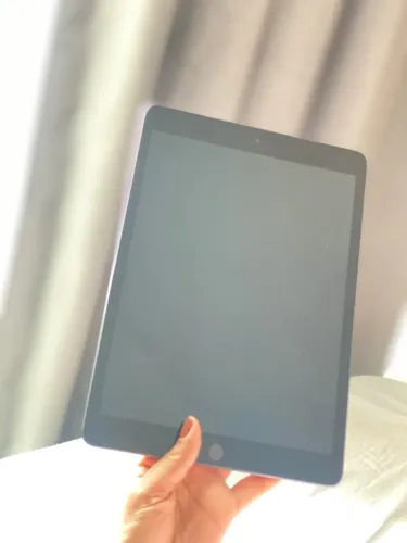 iPad 7 geração seminovo funciona perfeitamente