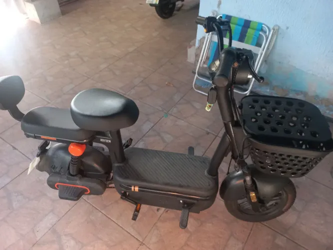 Bicicleta elétrica novíssima
