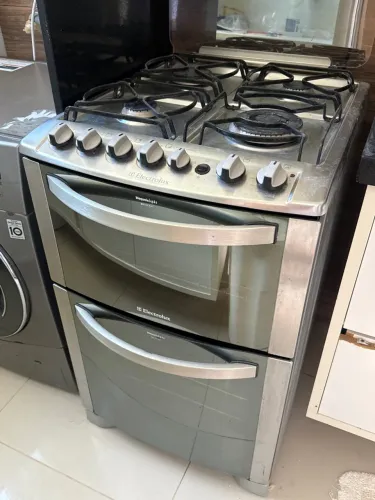 Fogão 4 bocas e 2 fornos Eletrolux Inox Excelente estado