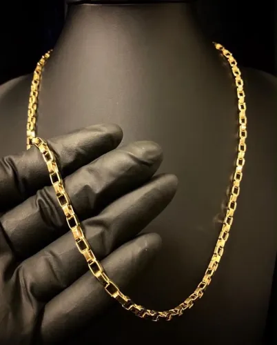 Corrente Cartier Alongado Maciça Em Ouro 18k 750