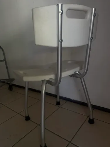 Cadeira para banho de idoso