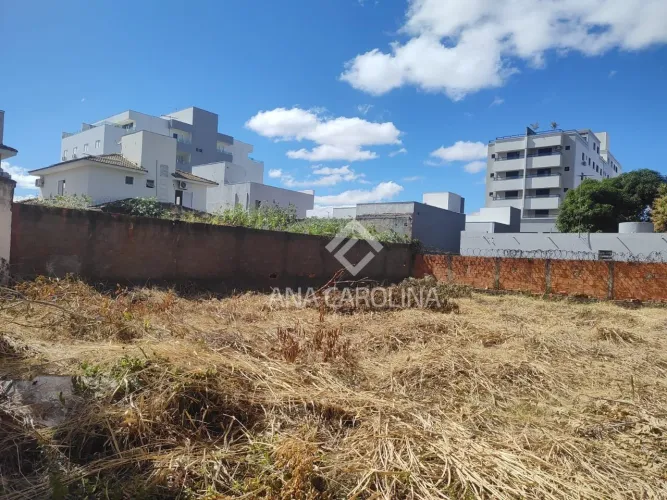 Lote à Venda no Bairro Morada do Sol