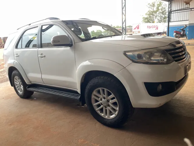 Toyota Hilux SW4 SRV D4-d 4X4 3.0 TDI Dies. AUT 2015