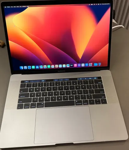 Vendo MacBook Pro 1T.