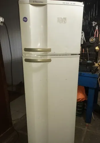 Geladeira Eletrolucx dc34 127v