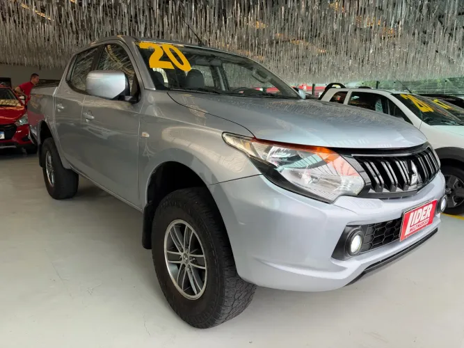 Mitsubishi L200 Triton Sport GLX 2.4 CD Diesel Mec. 2020
