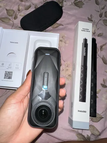 Câmera insta 360 X5