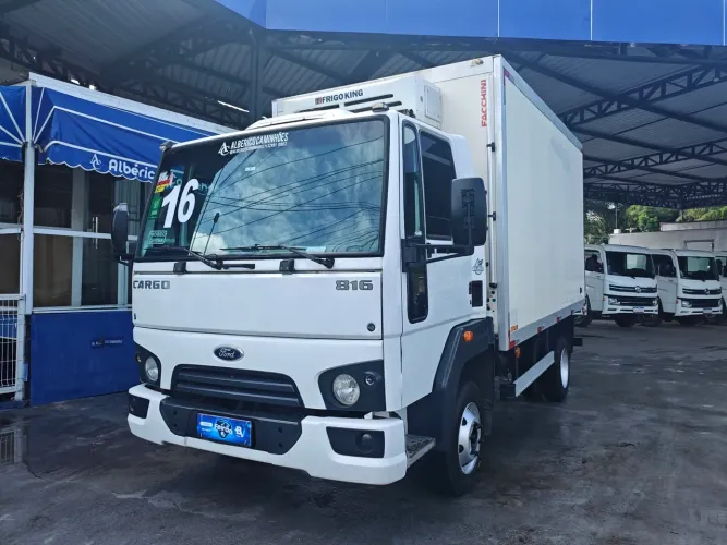 Ford Cargo 816 - Ano:2016 - Baú Refrigerado (Somos Loja)