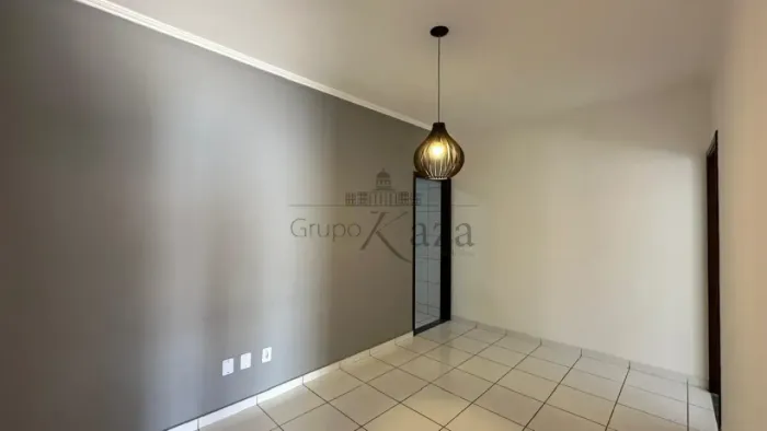 Casa - Bosque dos Eucaliptos - 3 Dormitórios - 156m².