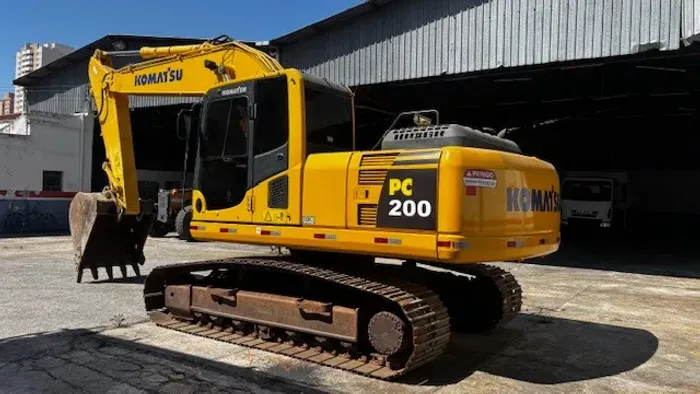 ESCAVADEIRA KOMATSU PC200 - 2018