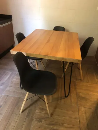 Mesa 4 lugares madeira maciça