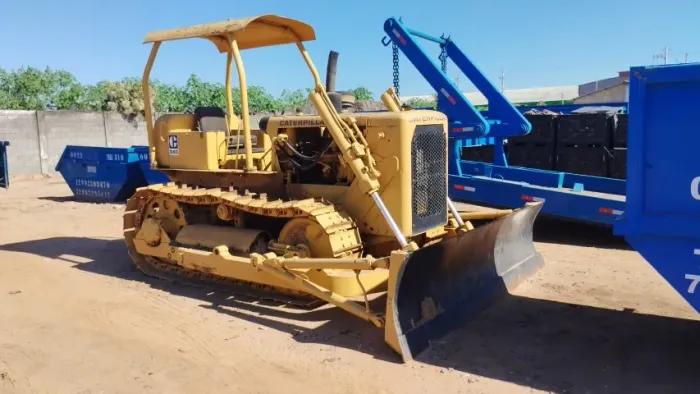 TRATOR DE ESTEIRA CATERPILLAR CAT D4D
