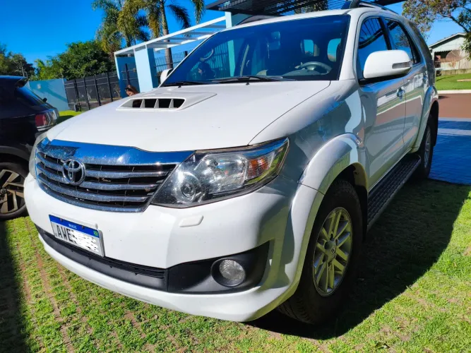 Toyota Hilux SW4 SRV D4-d 4X4 3.0 TDI Dies. AUT 2013