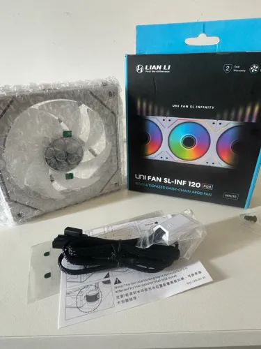 Fan Lian Li SL-INF 120 